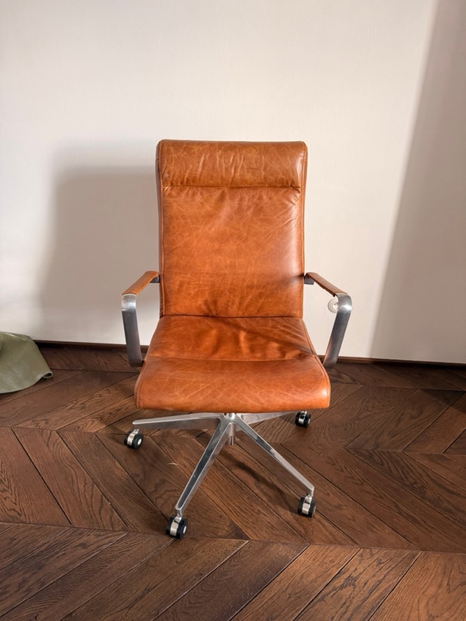Office chair, cognac leather
