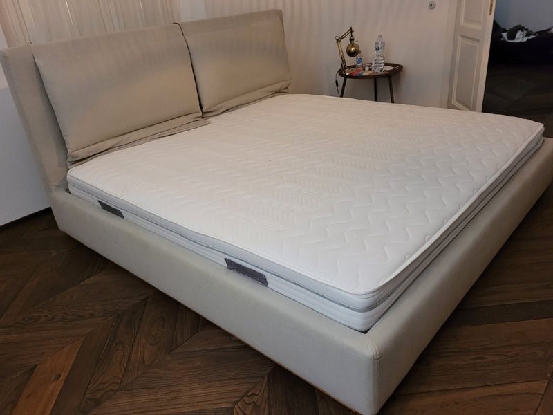 Bed + premium Italian mattress, 200 x 200