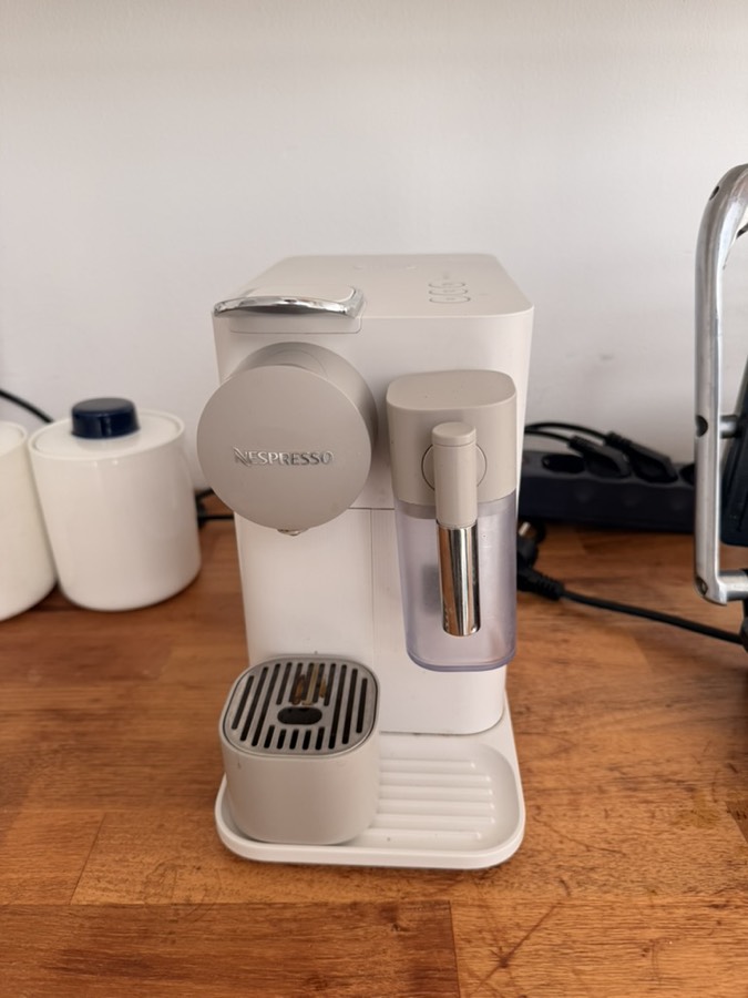 Nespresso Lattissima One, white