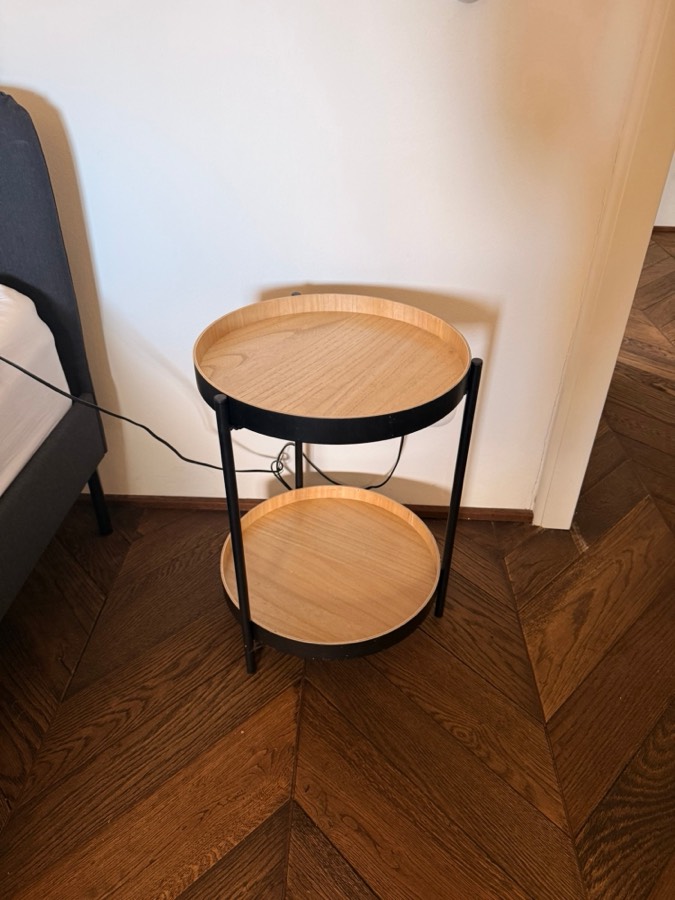 Two-tier tray bedside tables (4)